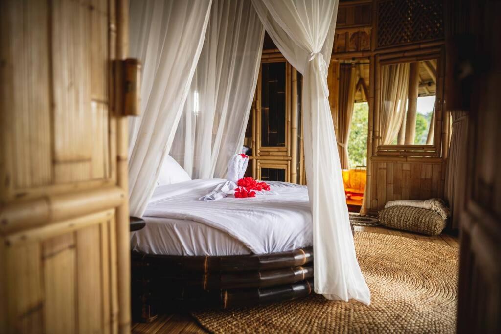 Selat The Nude Houseヴィラ エクステリア 写真